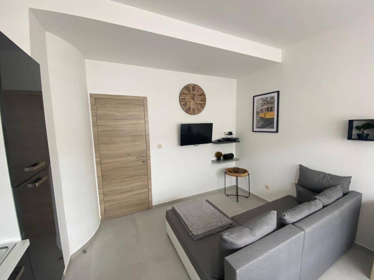 1-C Superbe Appartement Tres Calme Et Bien Decore Charleroi Exterior foto